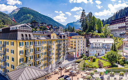 Hotel Mondi Resort Gastein Außenansicht Sommer